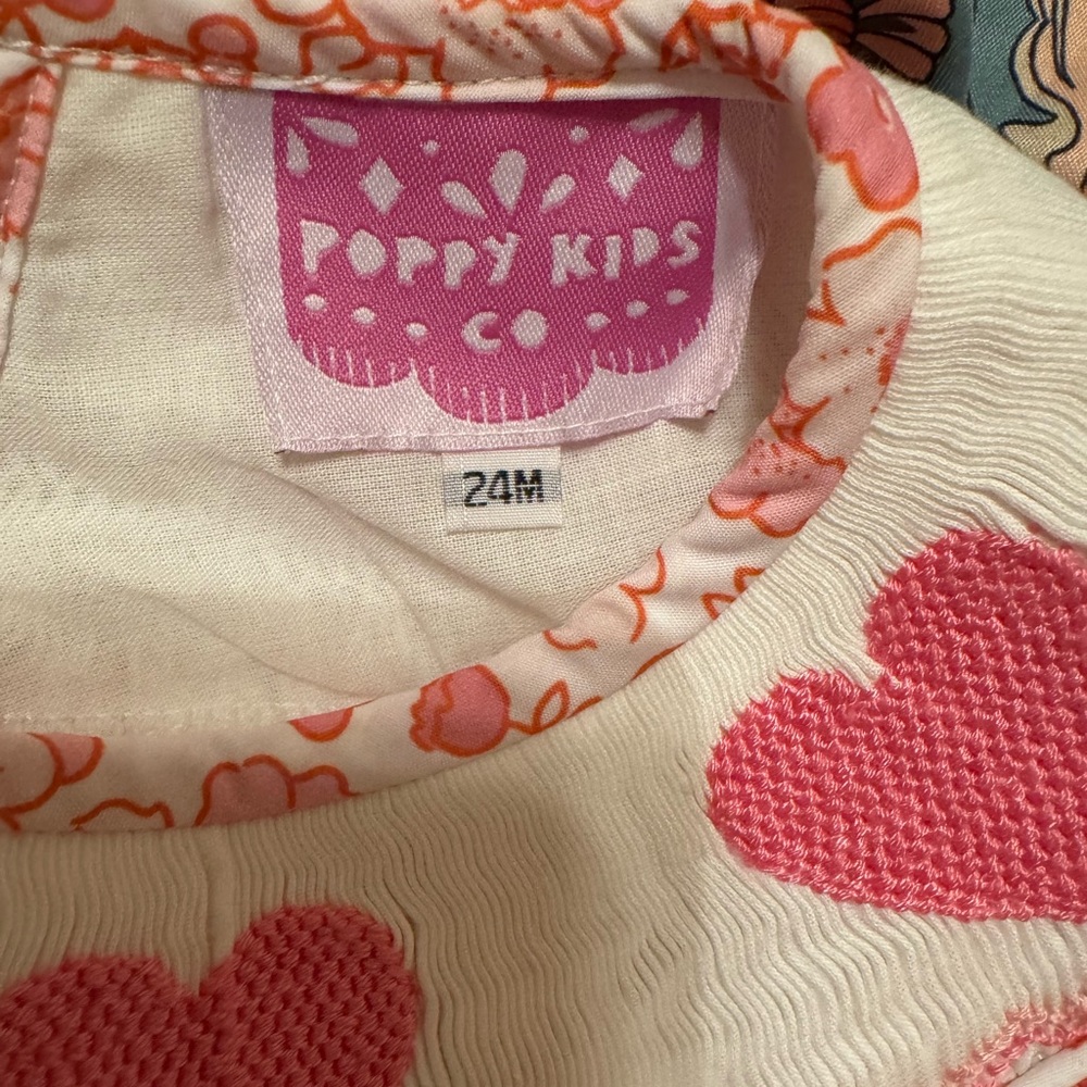 Poppy Kids smock onesie. Valentines - Picture 3 of 3